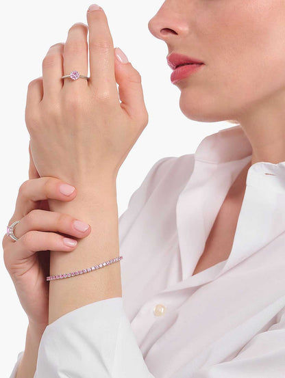 Tennisarmband med rosa zirkoniastenar och silverkedja