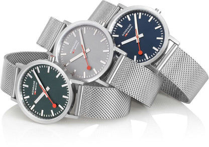 Mondaine Unisex-klocka med mörkgrön urtavla, mesh-metallband, tre visare