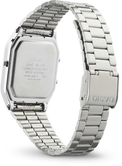 Casio armbandsur med silverfärgat metallarmband, baksida med text och boettprägling