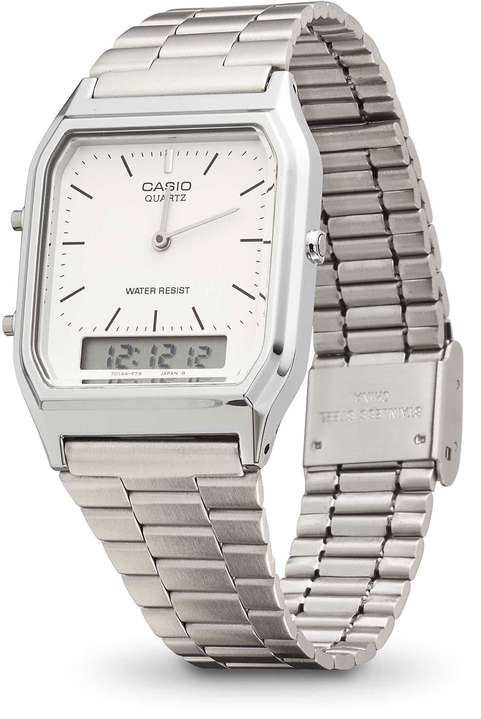 Casio Vintage-armbandsur med silverfärgat metallarmband och vit digital display nedtill