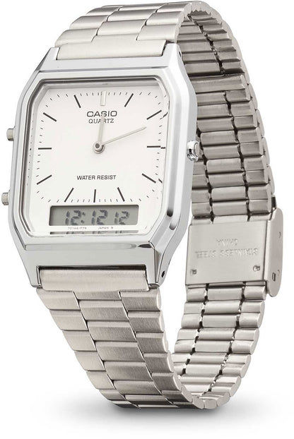 Casio Vintage-armbandsur med silverfärgat metallarmband och vit digital display nedtill
