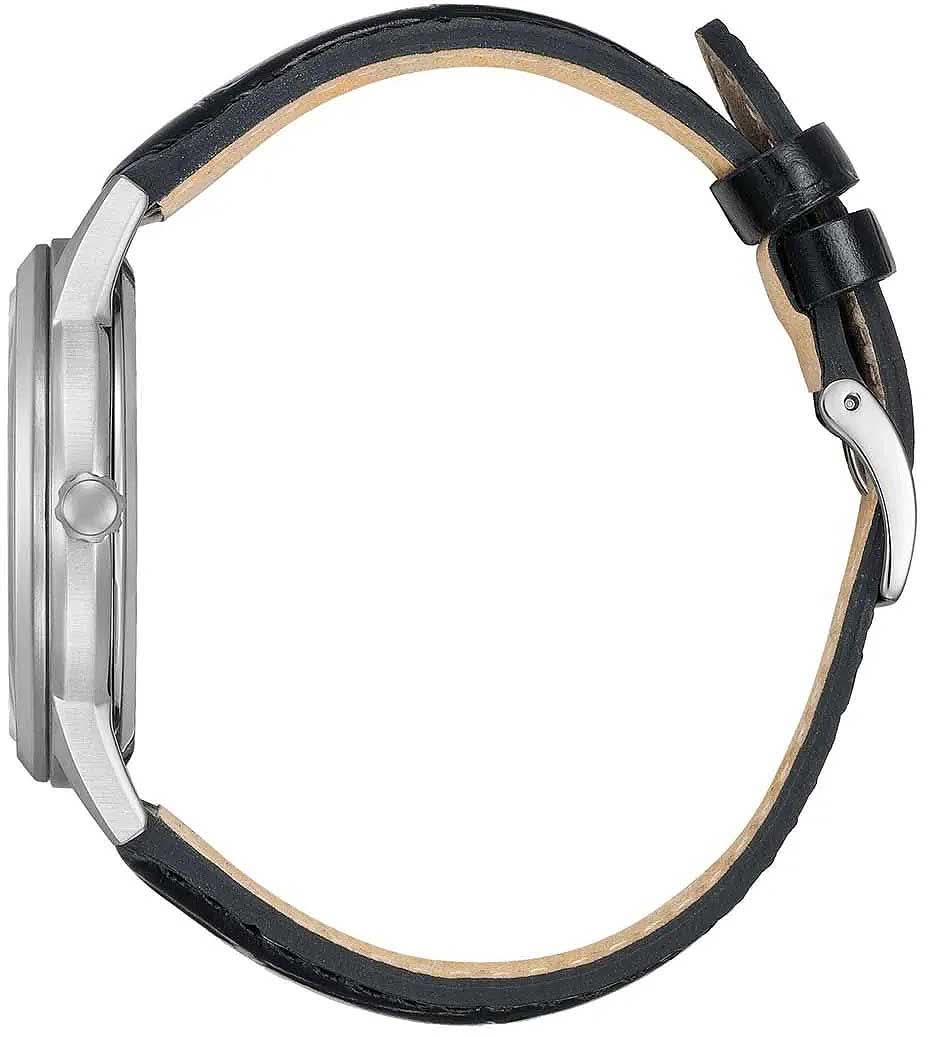 Herrklocka med svart läderarmband och metallspänne, sidovy