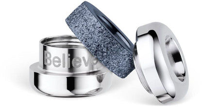 Charm-set i rostfritt stål med blå insats, Believe-text och öppen ögla
