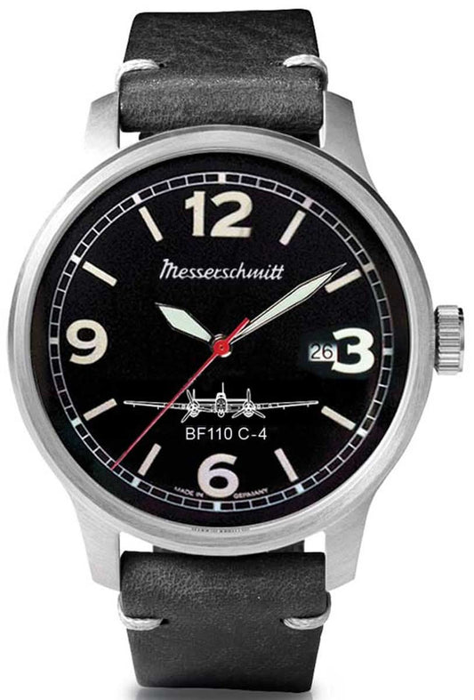 Herrklocka med svart urtavla, Messerschmitt-logotyp och brunt läderarmband