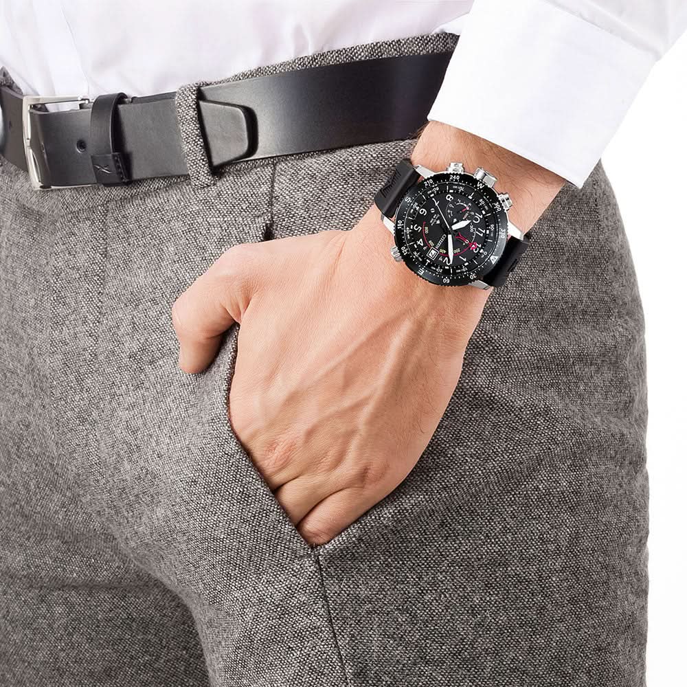 Citizen herrklocka på handleden, svart urtavla och svart gummiband