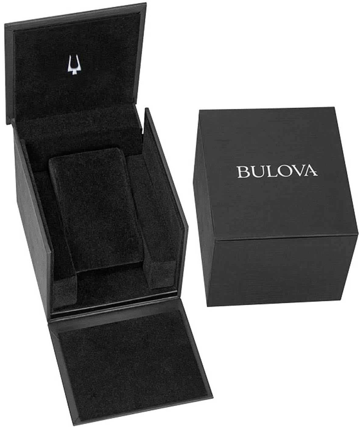 Klocklåda med svart insats och Bulova-logotyp, för förvaring