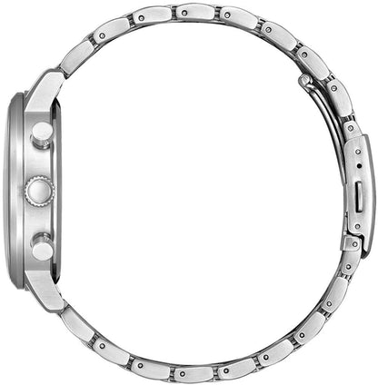 Klocka i rostfritt stål sedd från sidan med metallarmband och synliga tryckknappar
