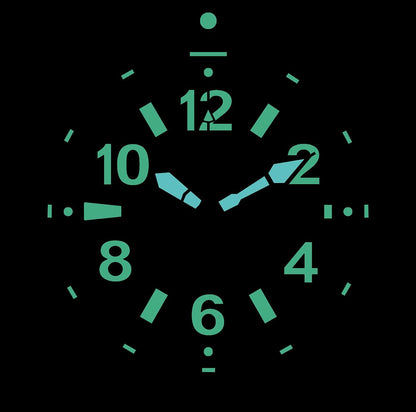 Urtavla med självlysande gröna siffror och visare mot mörk bakgrund
