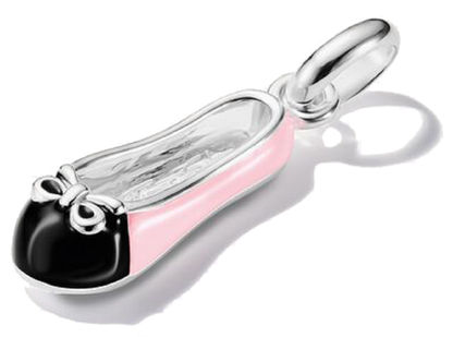 Skoberlock i silver med rosa sidor, svart spets och metallögla upptill