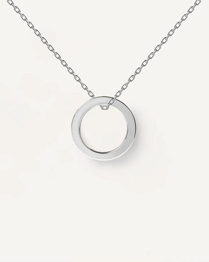 "Halsband i 925 sterling silver med runt hänge och litet öglefäste upptill"