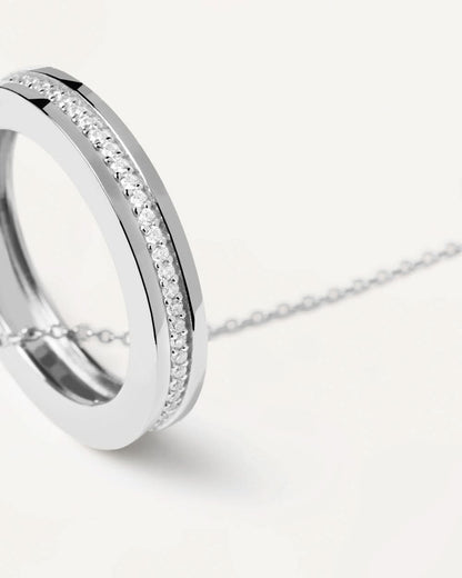 Detaljerad vy: Halsband i 925 sterling silver med ringformad berlock och zirkoniabana