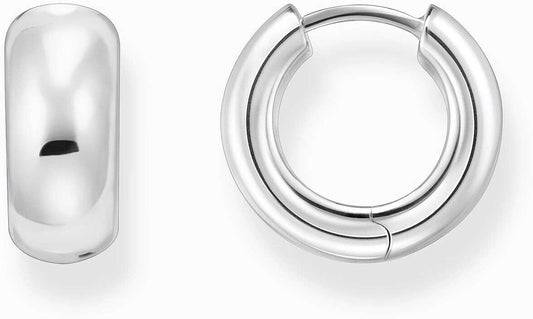Silverfärgade creoler i chunky-stil, med stängd bygel