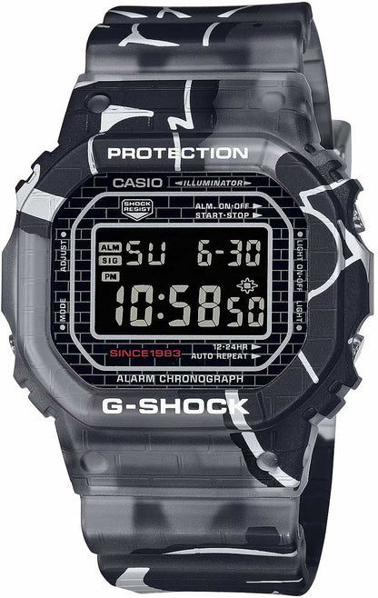 Casio G-Shock herrklocka med svart digital display och svart armband