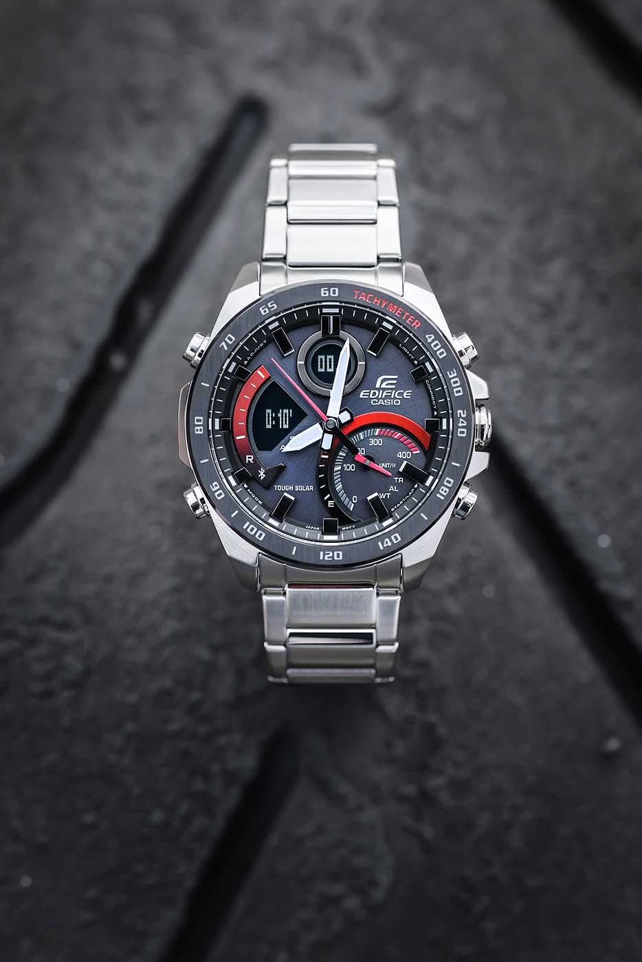 Casio Edifice herrklocka med silverfärgat armband i rostfritt stål, svart urtavla och röda accenter