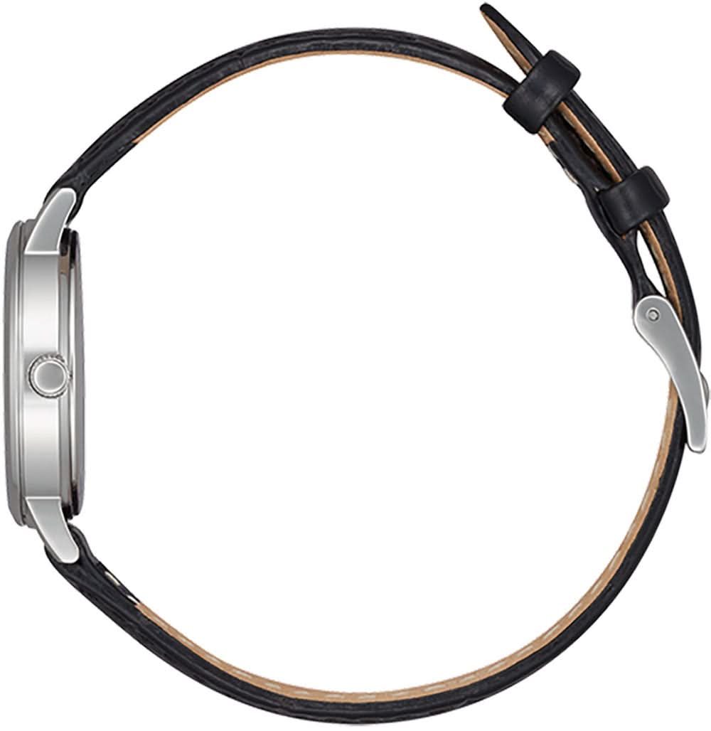 Citizen klocka med svart läderarmband och metallboett, synlig stiftspänne