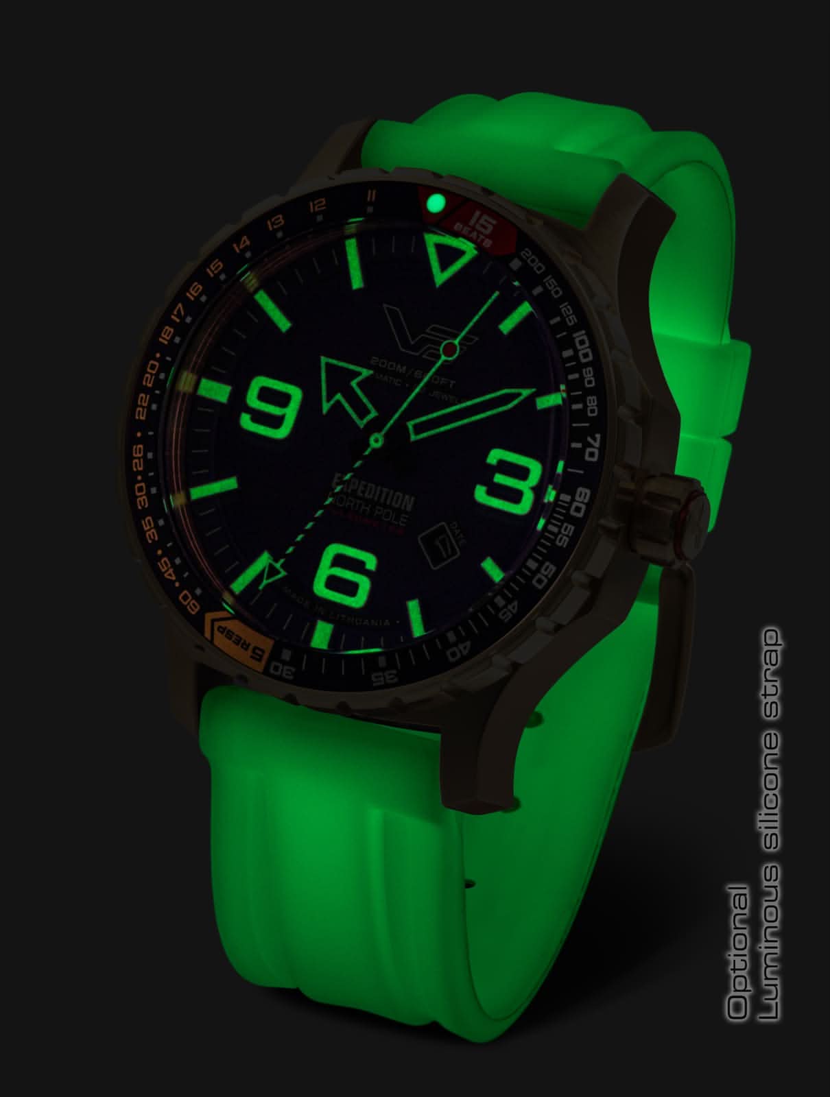 Herrklocka med självlysande grön urtavla och svart silikonarmband i mörker