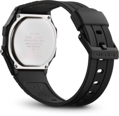 Casio-klockans baksida med boett i rostfritt stål och svart gummiband