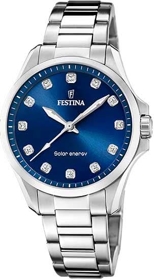 Festina damklocka i rostfritt stål med runt boett och blå urtavla, index och visare.