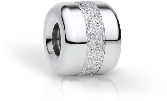 Charm i rostfritt stål med silverfärgat glitterhölje och cylindriskt hål