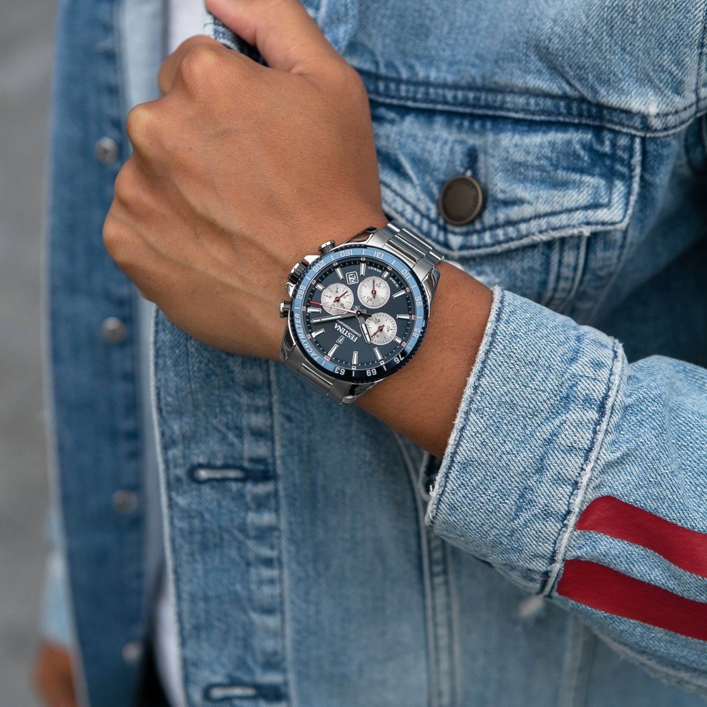 Zegarek Festina Chronograph na nadgarstku, niebieska tarcza, srebrna koperta ze stali szlachetnej