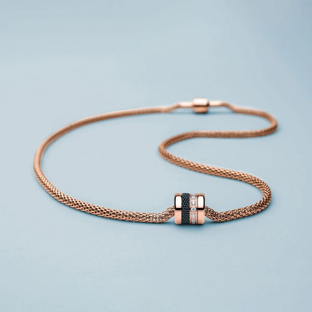 Armband med roséguldpläterad berlock och blått flätat band