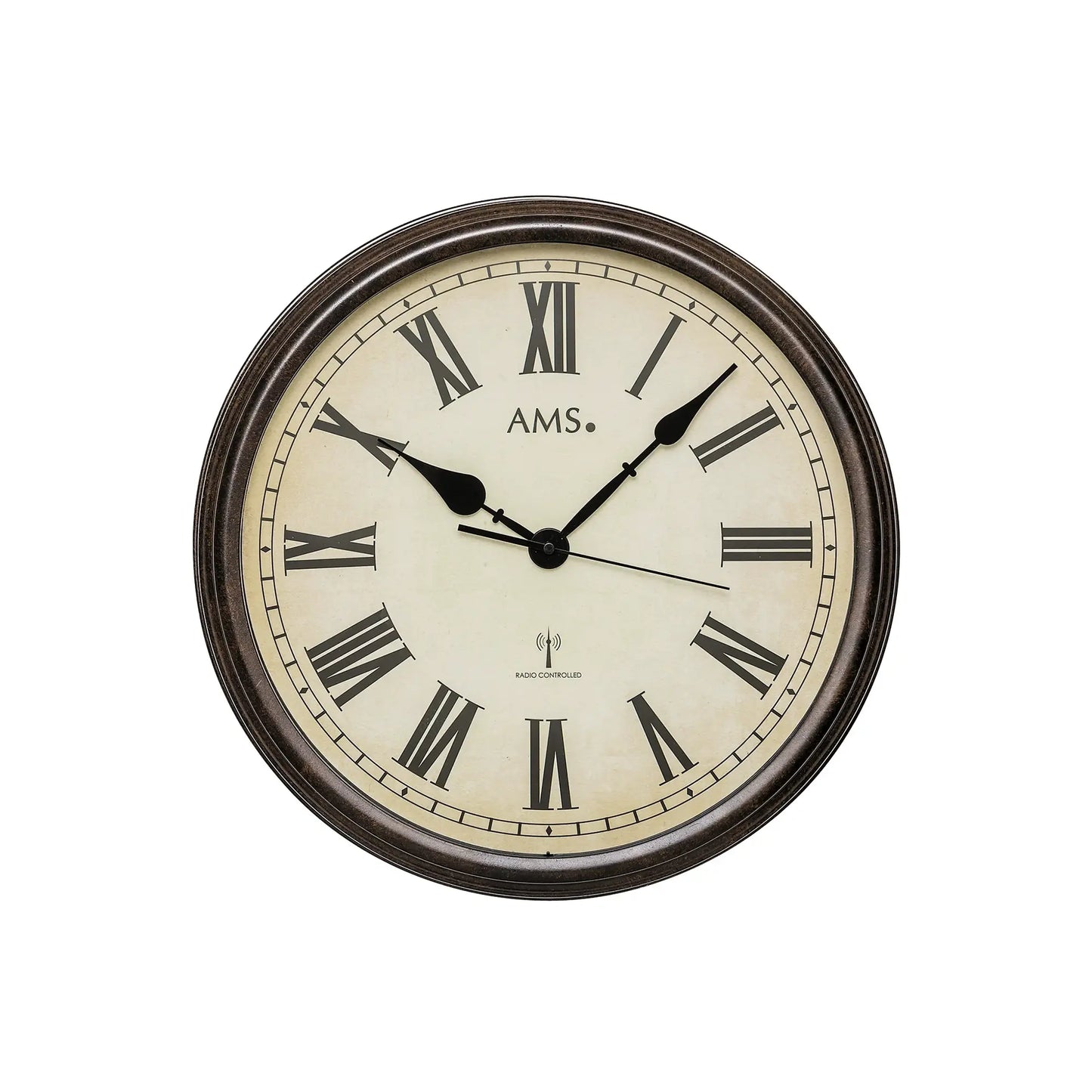 Wanduhr mit braunem Rahmen, römischen Ziffern und schwarzen Zeigern