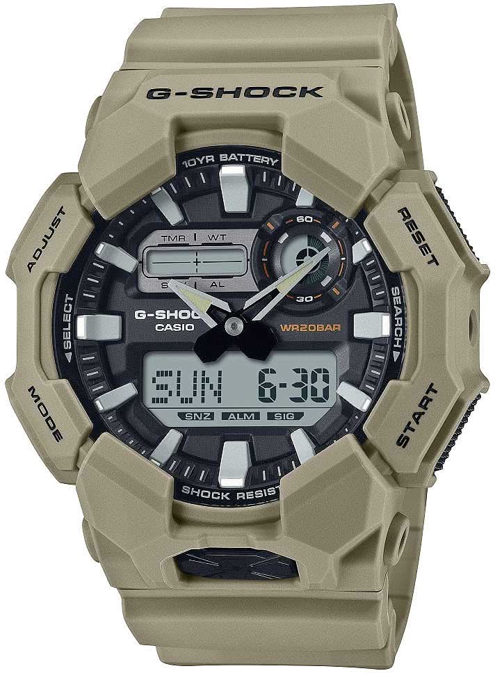 Casio G-Shock herrklocka med beige boett, rund digital display och markerade kronografelement