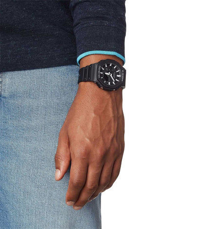 Casio G-Shock herrklocka på handleden: svart armband och svart urtavla