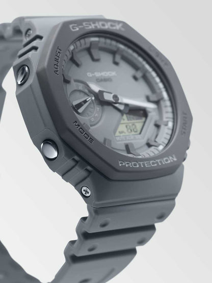 Casio G-Shock herrklocka, grått hölje med strukturerad urtavla och digital display