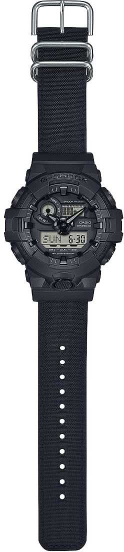 Casio G-Shock herrklocka med svart armband och digital boett sedd från sidan