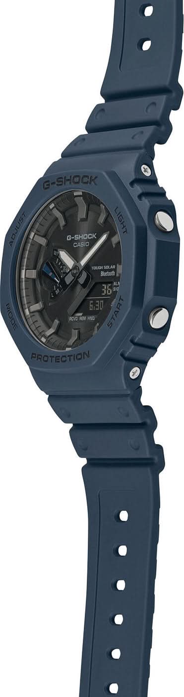Casio G-Shock herrklocka i profil med blått armband och boettknappar