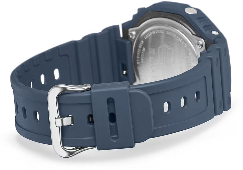G-Shock herrklocka med blått silikonarmband och justerbart metallspänne