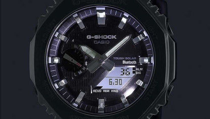 Casio G-Shock herrklocka närbild: svart urtavla, stållook och svart boett