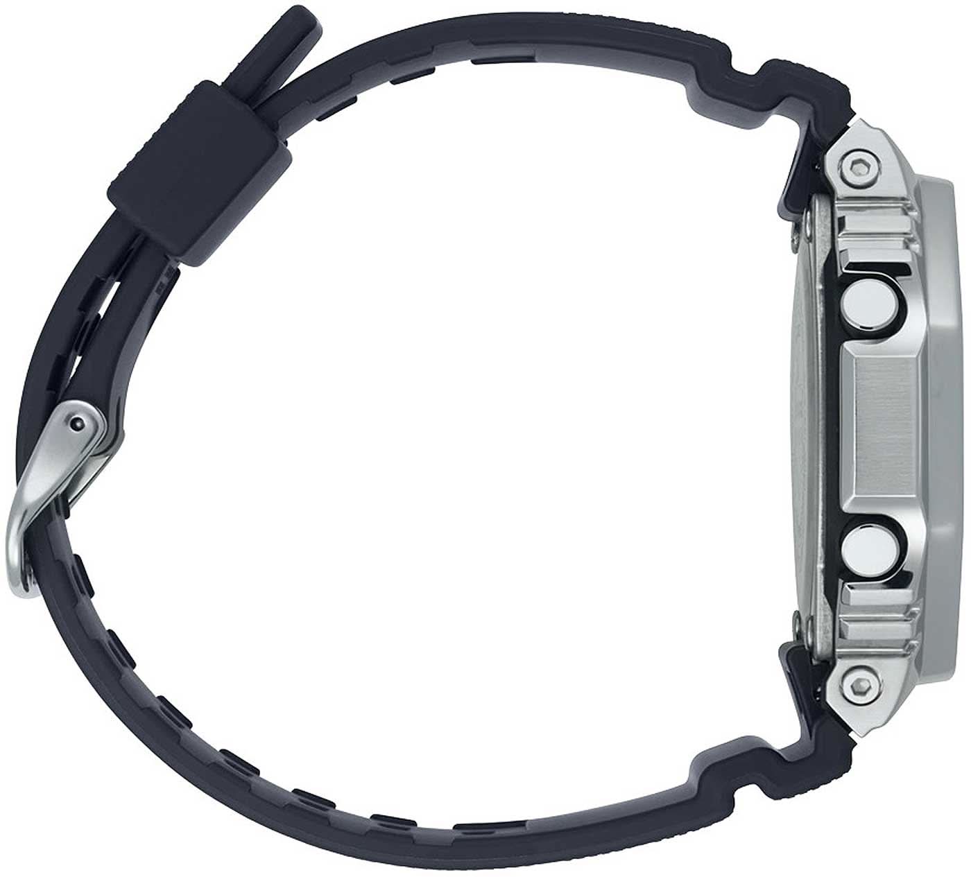 Herrklocka-armbandsvy: svart band med metallboett på höger sida.