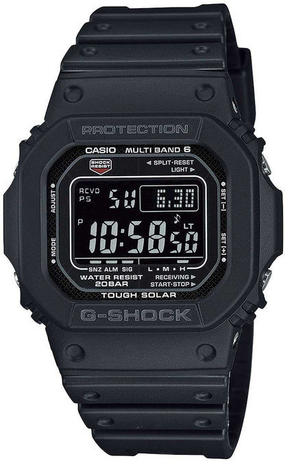 Digital herrklocka med svart gummiarmband, LCD-display och skyddsram