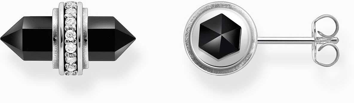 Örhängen med svart, hexagonal kristall av onyx och silverfärgad stenbas