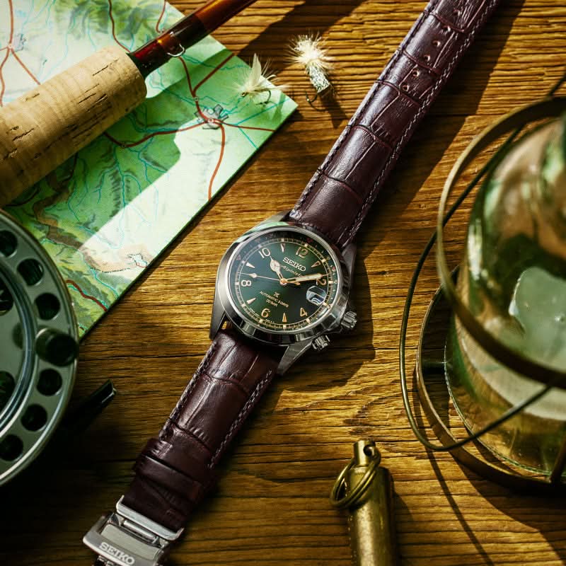 Seiko Prospex herrur med mörkgrön urtavla och brunt läderarmband