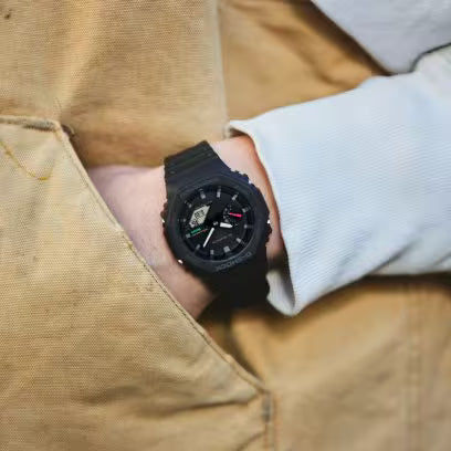 Casio G-Shock GA-B2100-1AER herrklocka • Tough Solar • Bluetooth