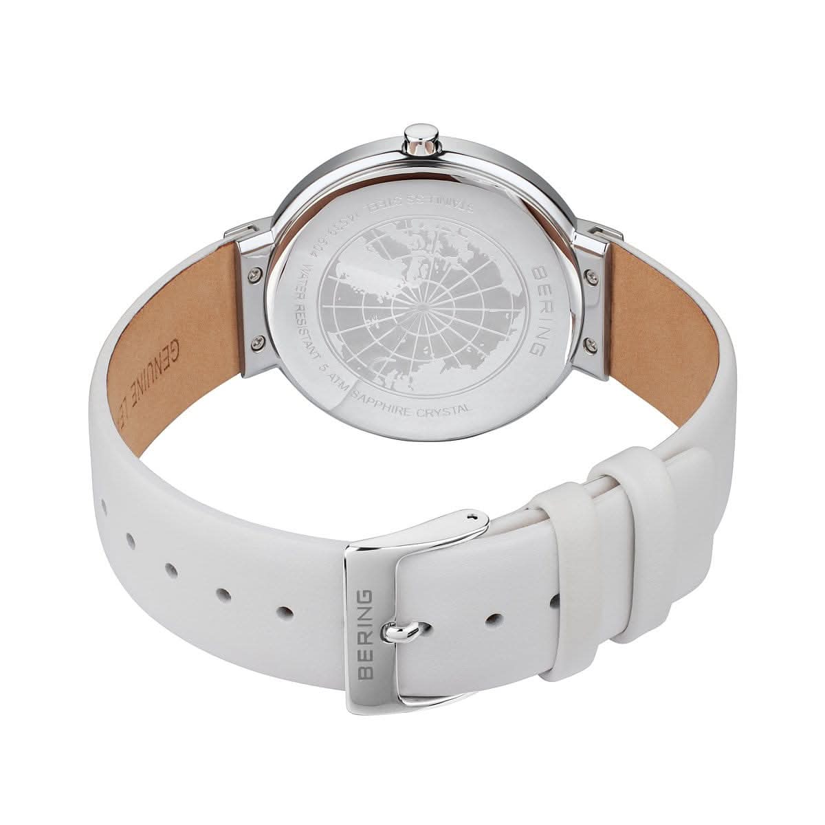Herrklocka med vitt läderarmband, silverfärgad boett och stiftspänne