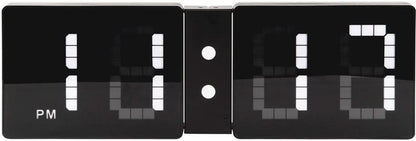 Digital väggklocka med flip-design, svart front, LED-display för AM/PM