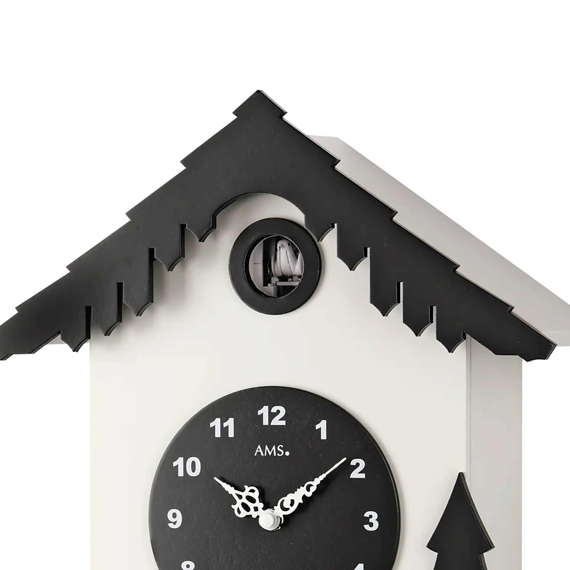 Wanduhr mit Kuckuckshaus-Gehäuse, Rundzifferblatt und Einblick in die Innenmechanik