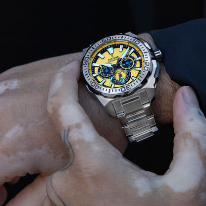 Festina Sportkronograf på handleden: armband i rostfritt stål, blågul urtavla