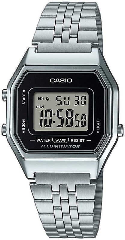 Casio digitalklocka med silverfärgat metallarmband, åttakantig boett och digital display
