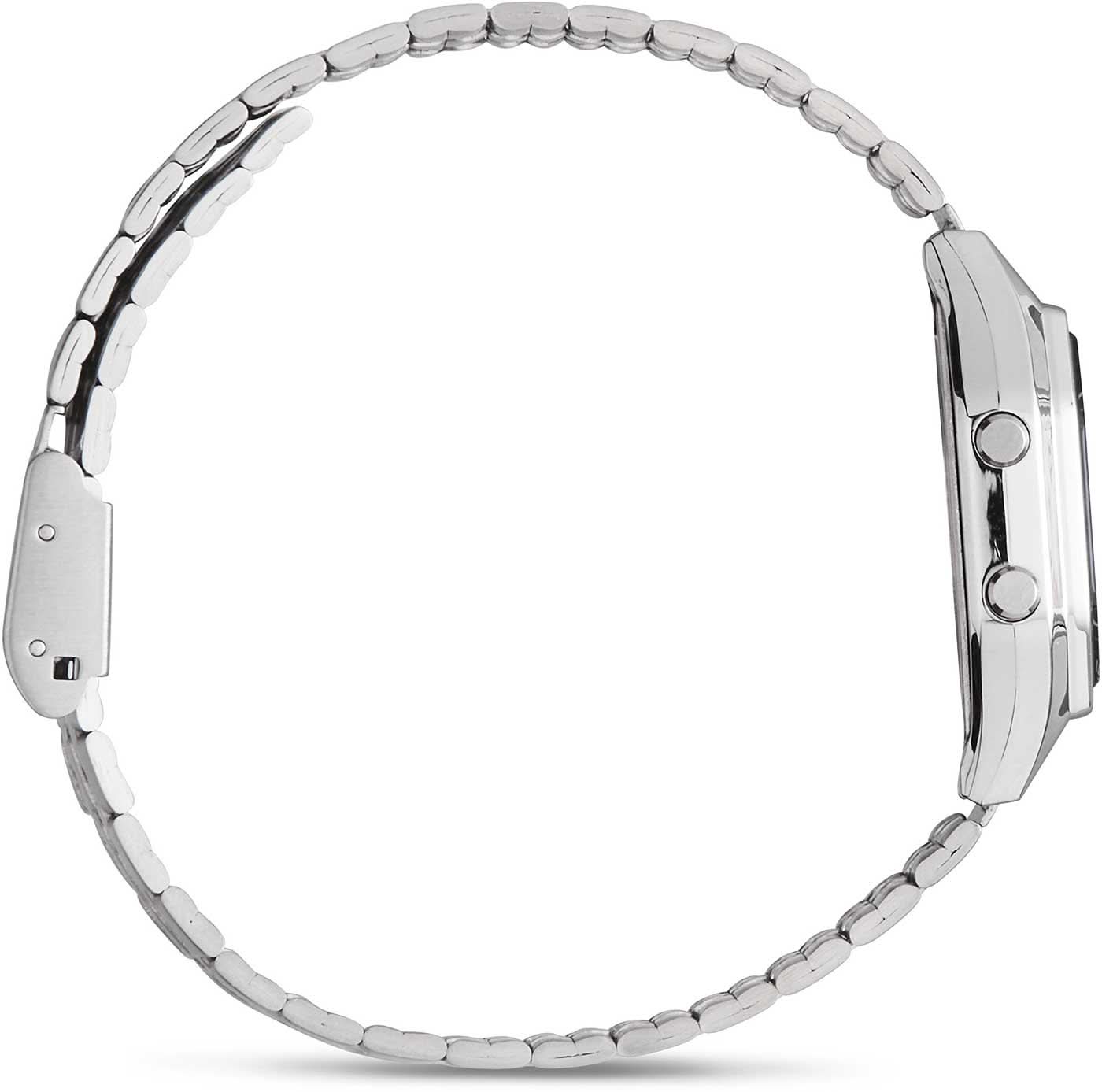 Casio digitalklocka med silverfärgat metallarmband, sidovy med funktionsknappar