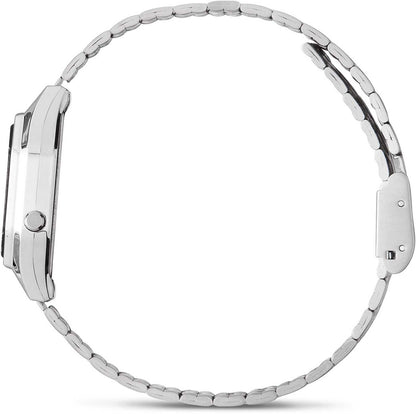 Casio digital klocka med silverfärgat metallarmband, baksida som toppvy
