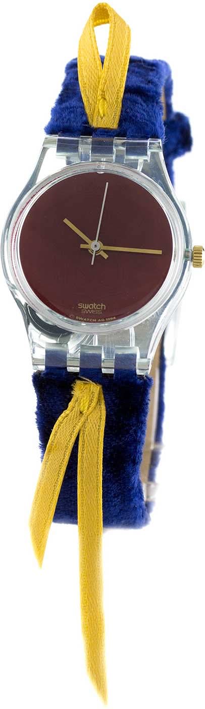 Swatch damklocka med rund vinröd urtavla, blått tygarmband och gula band
