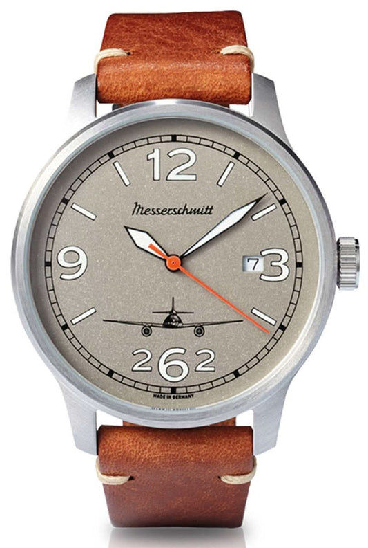 Herrklocka med brunt läderarmband, silverfärgat boett och beige urtavla