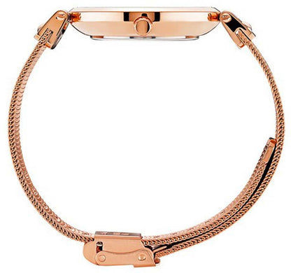 Armbandsdetalj med roséguldpläterad metallmesh och spänne