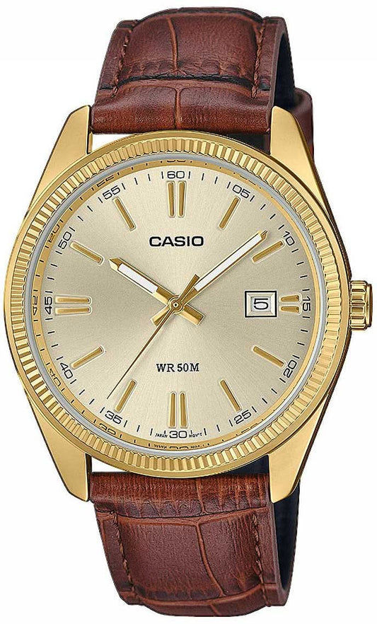 Casio herrklocka med guldfärgad boettring, beige urtavla och brunt läderband med datum