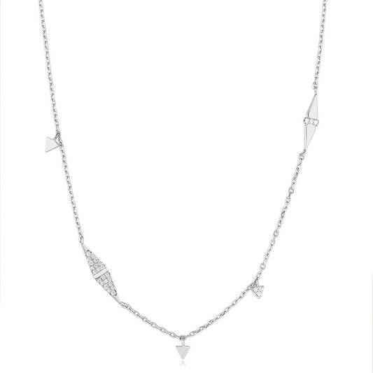 "Halsband i silverfärg med geometriskt, stenprytt hänge"